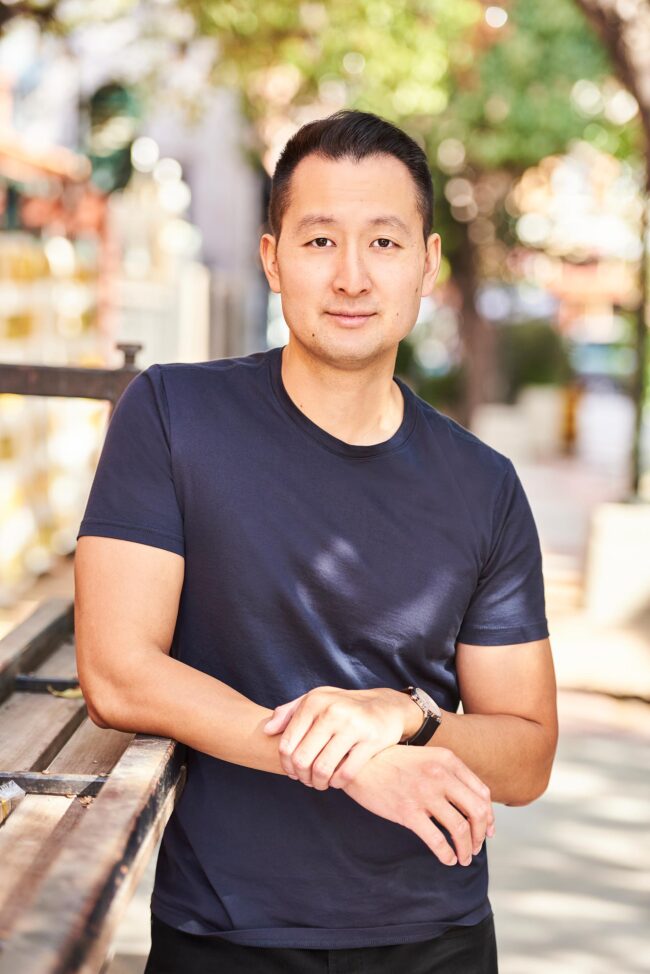 Casual dating app photo for men, natural outdoor portrait for online dating profiles, approachable profile image for Hinge, Bumble, Tinder, and matchmaking platforms