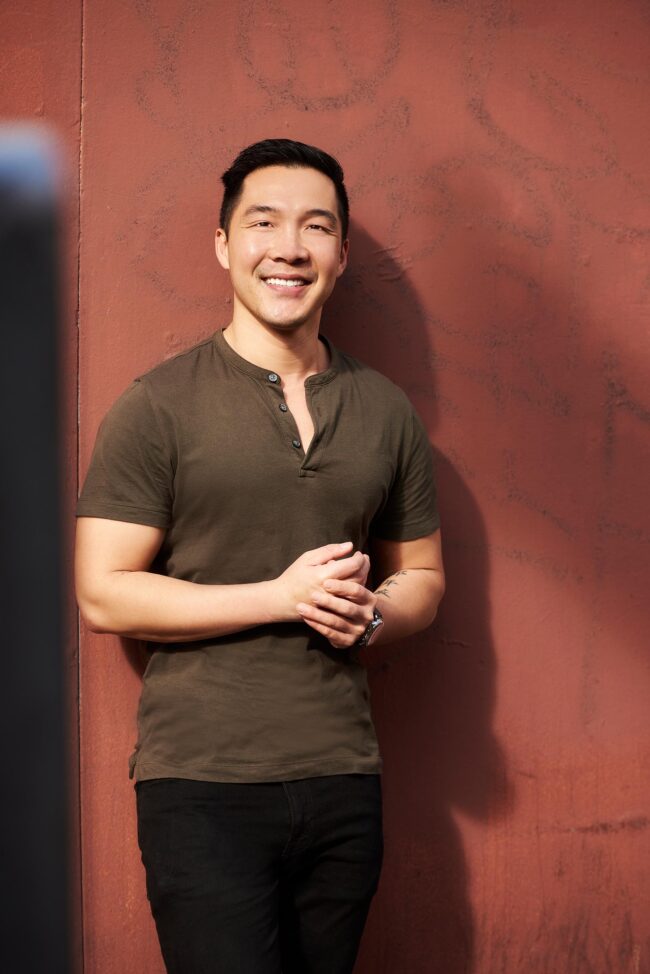 Approachable dating profile photo for men, casual outdoor portrait with natural smile for dating apps, profile image for Hinge, Bumble, Tinder, and online dating profiles