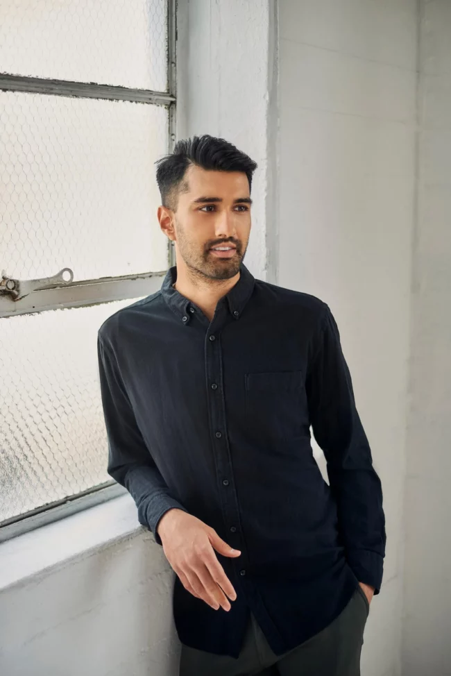 Los Angeles online dating photographer capturing a client's charm, Professional dating profile photoshoot in LA, Expert online dating photographer at work in Los Angeles, Client enjoying a casual photoshoot with an LA online dating photographer, Candid shot by an online dating photographer in Los Angeles, High-quality online dating profile photography in LA, Tailored dating photoshoot with a Los Angeles online dating expert, Online dating portrait session in Los Angeles, Personalized dating photography by a Los Angeles professional, Engaging online dating photos taken in Los Angeles by a skilled photographer