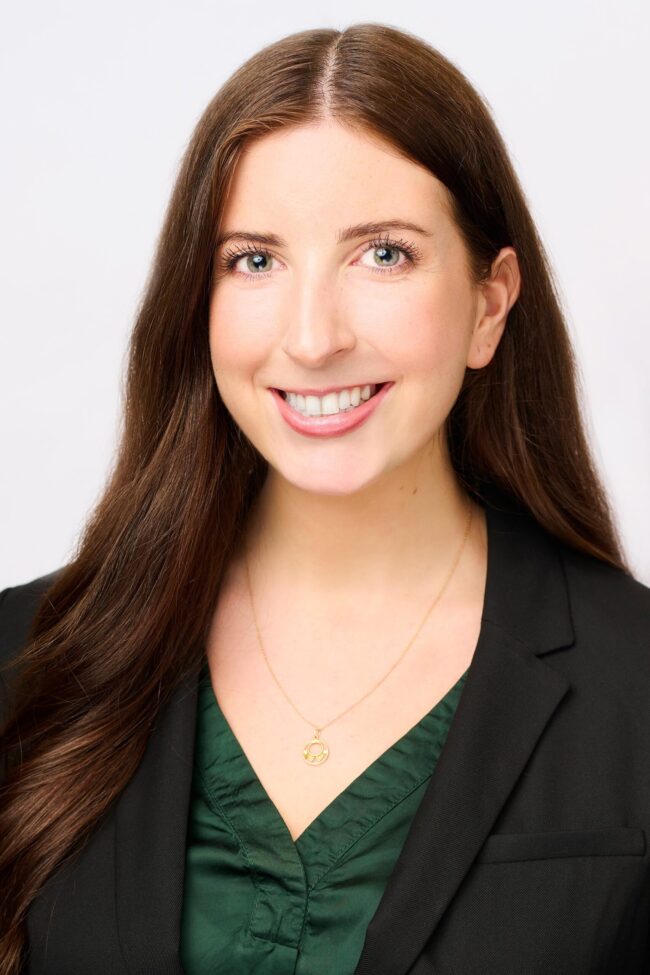 Professional realtor headshot in Los Angeles, woman photographed on a clean studio background, polished image for realtor website, Zillow profile, LinkedIn, social media, marketing, and personal branding
