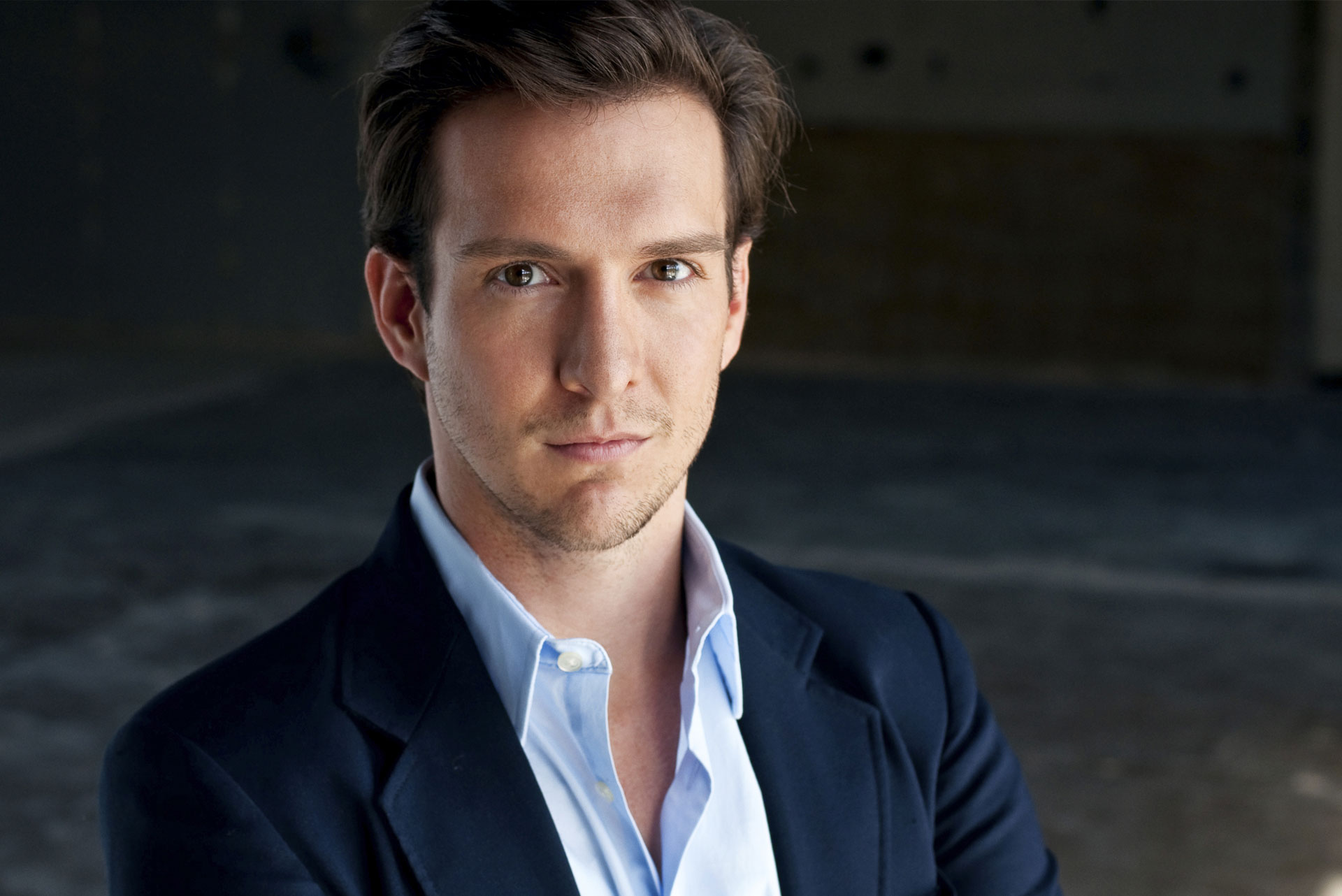 Actor Headshot by Los Angeles Photographer Los Angeles photographer actor headshot, close-up portrait of a man in a suit for casting profiles, actor portfolios, websites, bios, and professional use