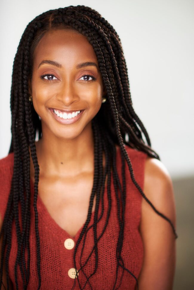 Los Angeles photographer professional profile headshot, natural close-up portrait of a woman for LinkedIn, websites, bios, resumes, and online professional use